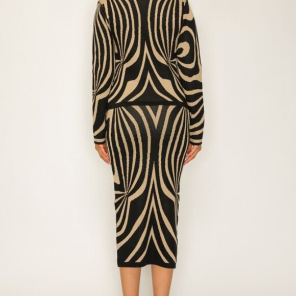 Black Matching Skirt Set - Picture 4 of 4